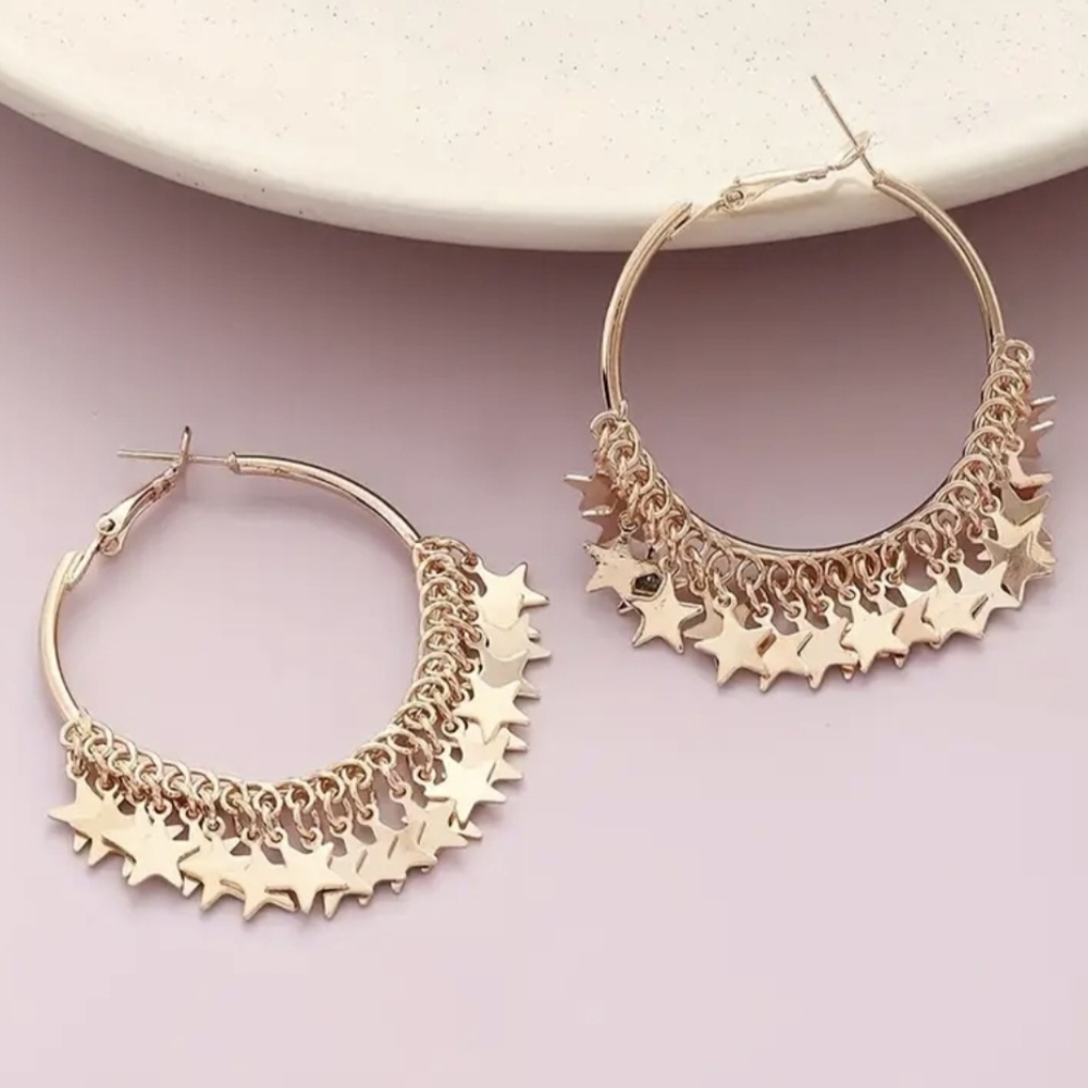NEW Golden Seeing Stars Dainty Metal Hoop Earrings w/ Star Charms